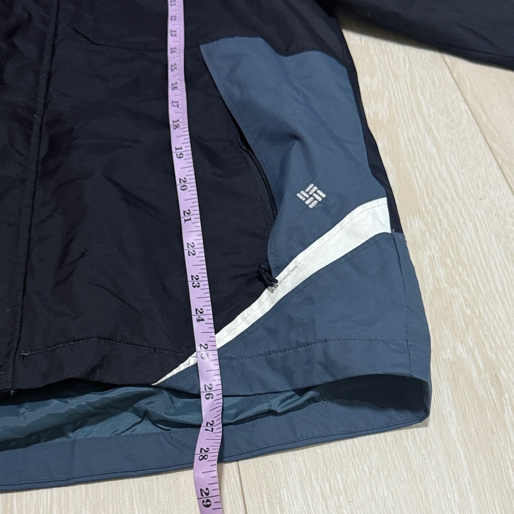 Columbia Navy and Black Windbreaker - Picture 5 of 9
